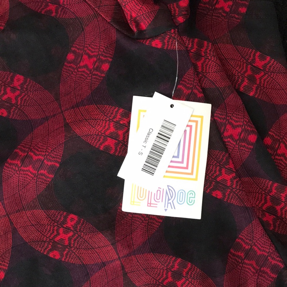 lularoe classic tee. Size small. Red and black